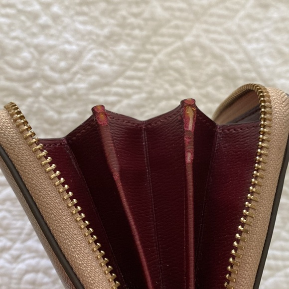 Kate Spade large gold metallic zip around wallet w/ cranberry and pink interior - Picture 15 of 16